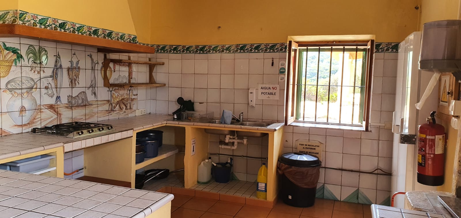 1. Cuina refugi Arenalet.JPG