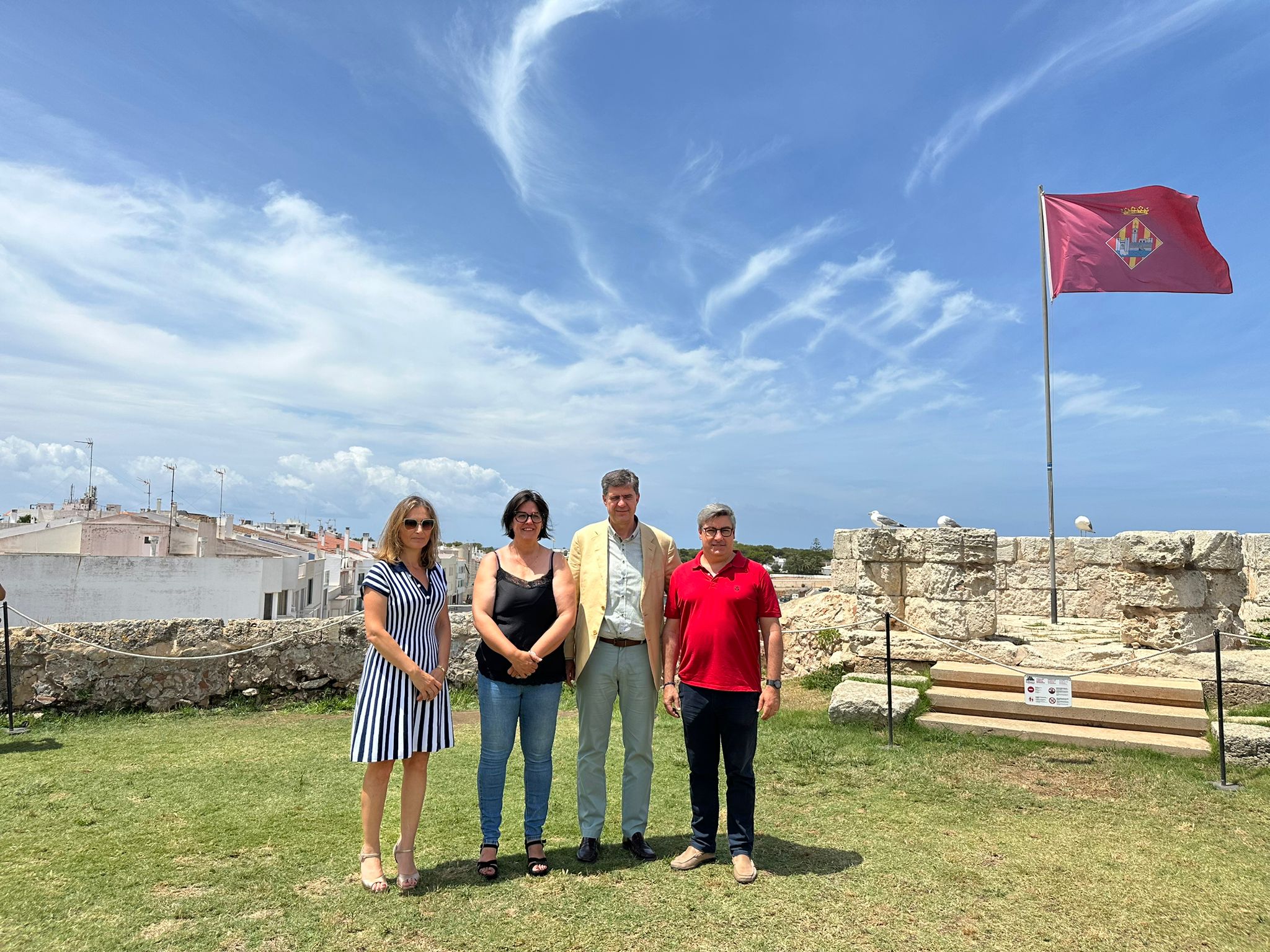 El conseller Bauzà i la batlessa de Ciutadella a l'Ajuntament de Ciutadella