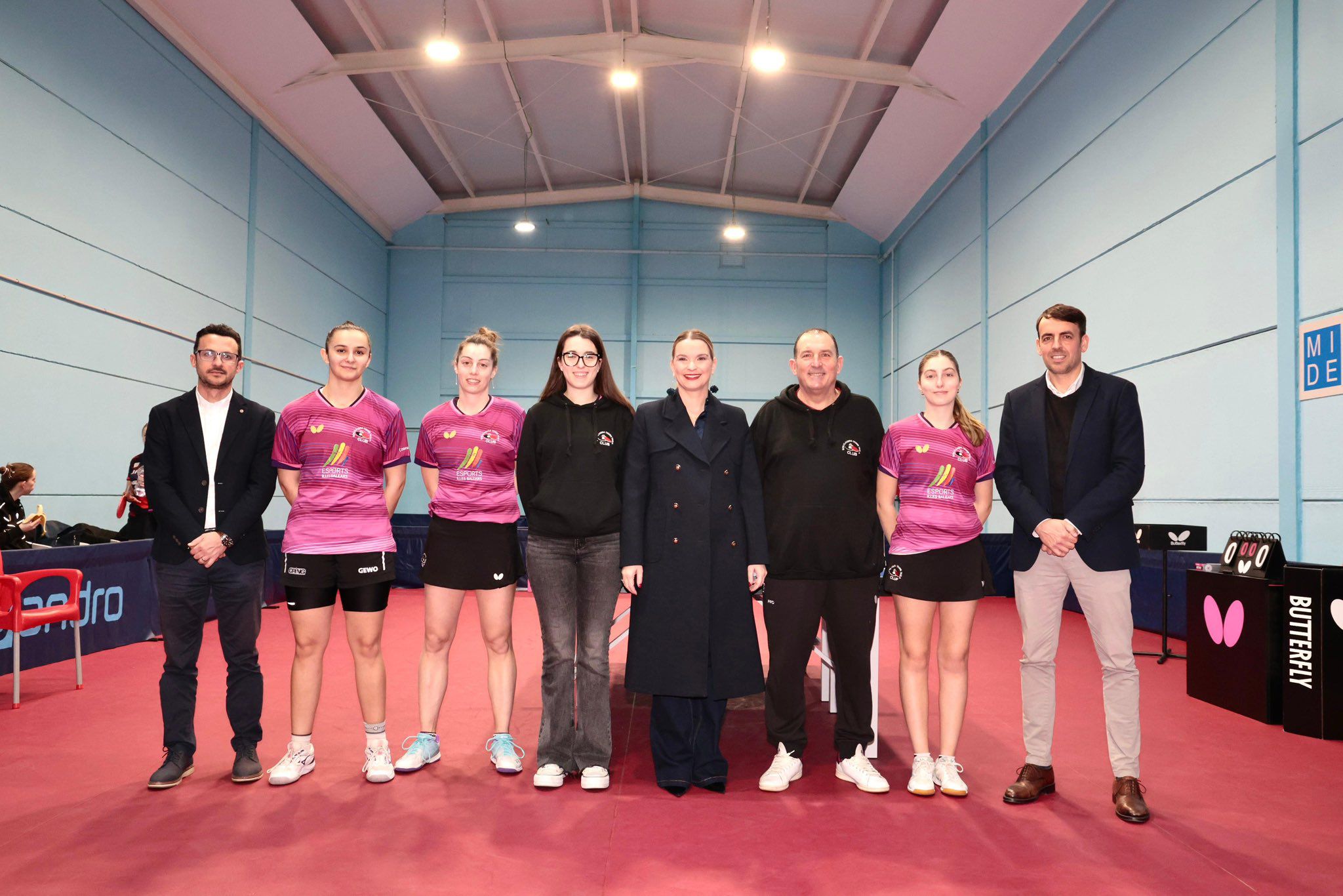 Margalida Prohens amb l'equip de tennis de taula Son Cladera TTC -Mallorca