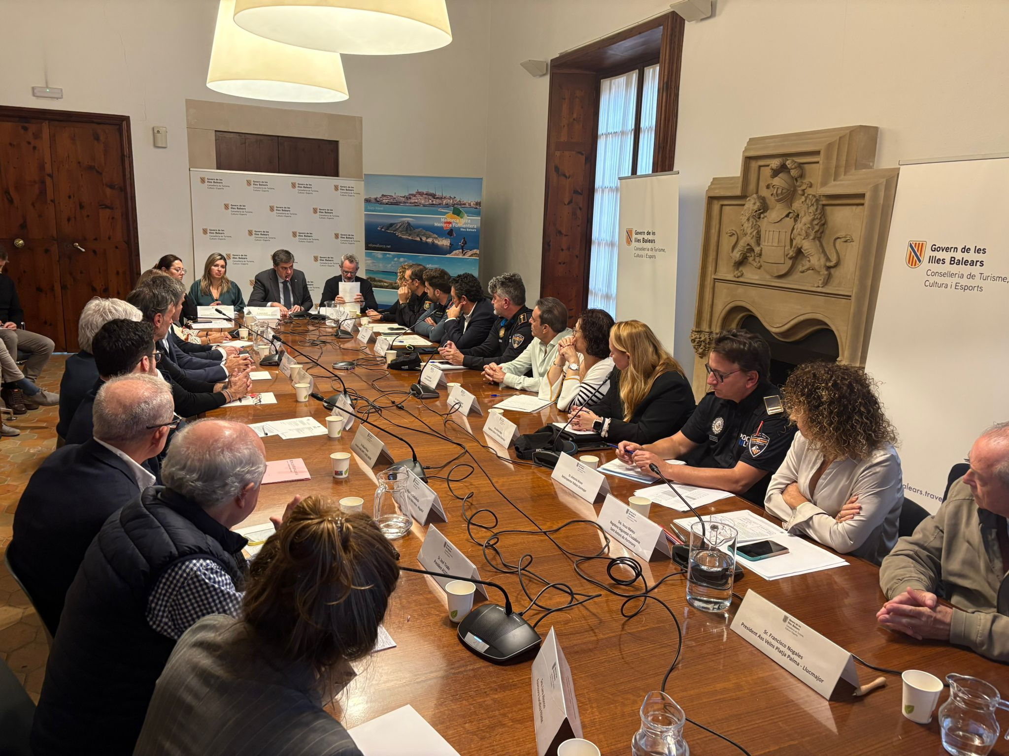 Imatge de la reunió de la Comissió de Seguiment de l’aplicació del Decret de Turisme Responsable.