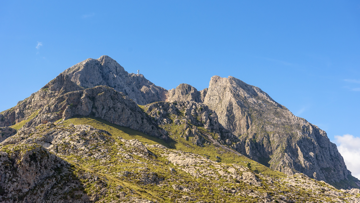 Vista panoràmica del Puig Major, el punt més elevat de l'illa de Mallorca.