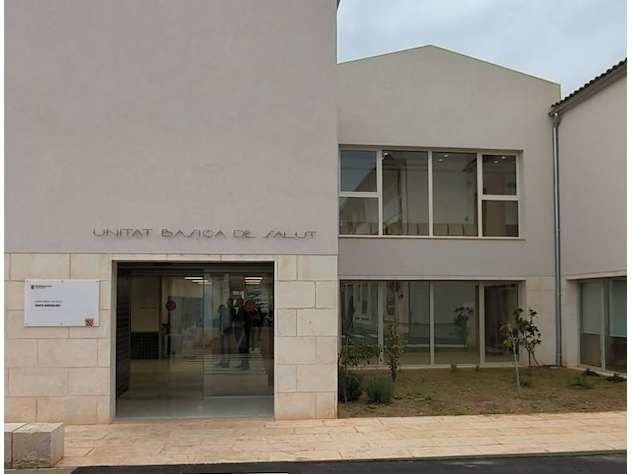 Façana de la UBS Santa Margalida.