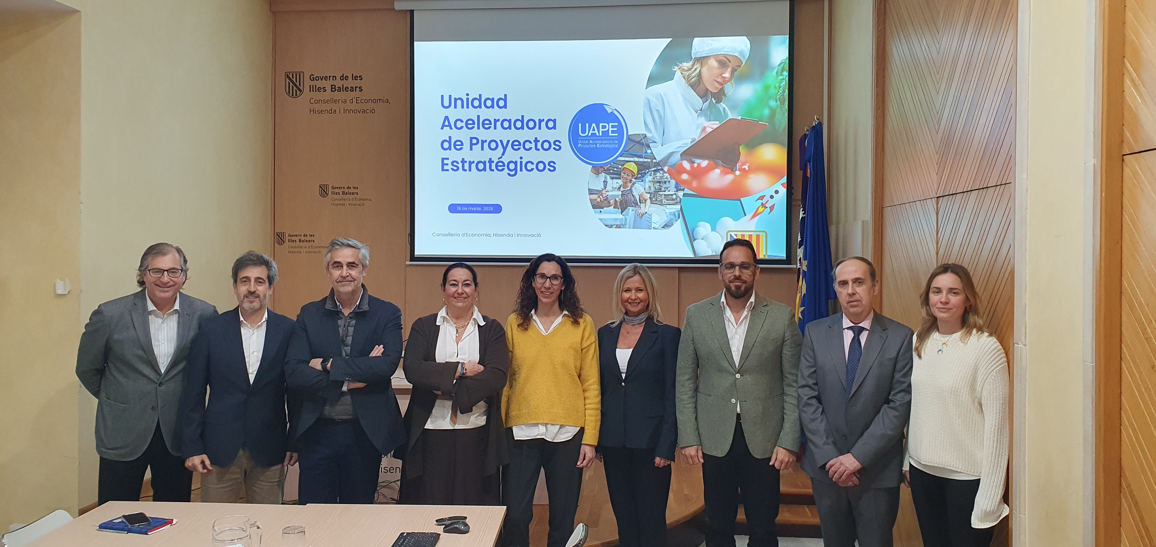 A la reunió han assistit membres de la Comissió de Diplomàcia Econòmica del Cos Consular, amb representació dels consolats de França, Estònia, Ucraïna, Eslovàquia, Polònia, Filipines, la República Txeca i Malta