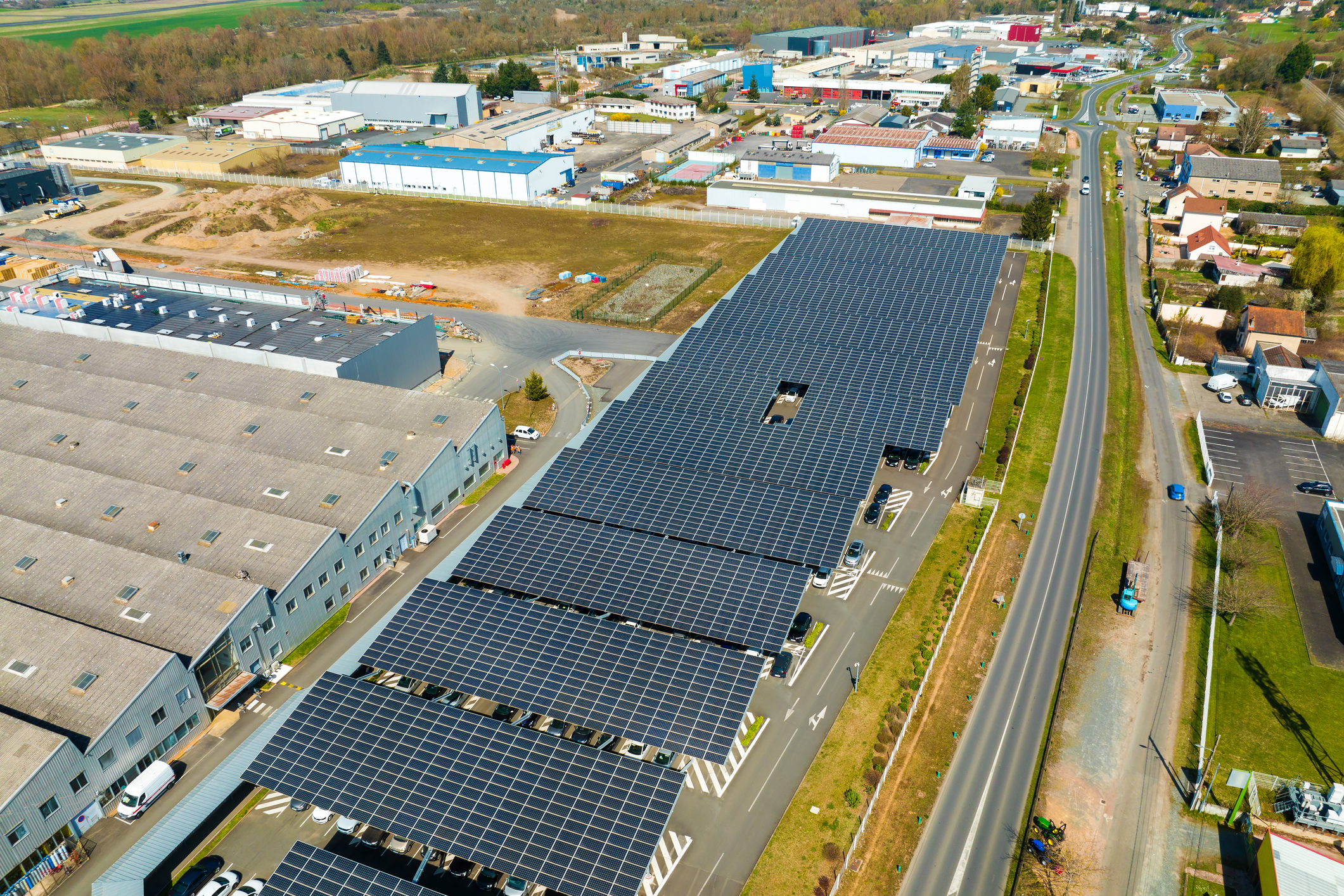 Parque solar en polígono industrial
