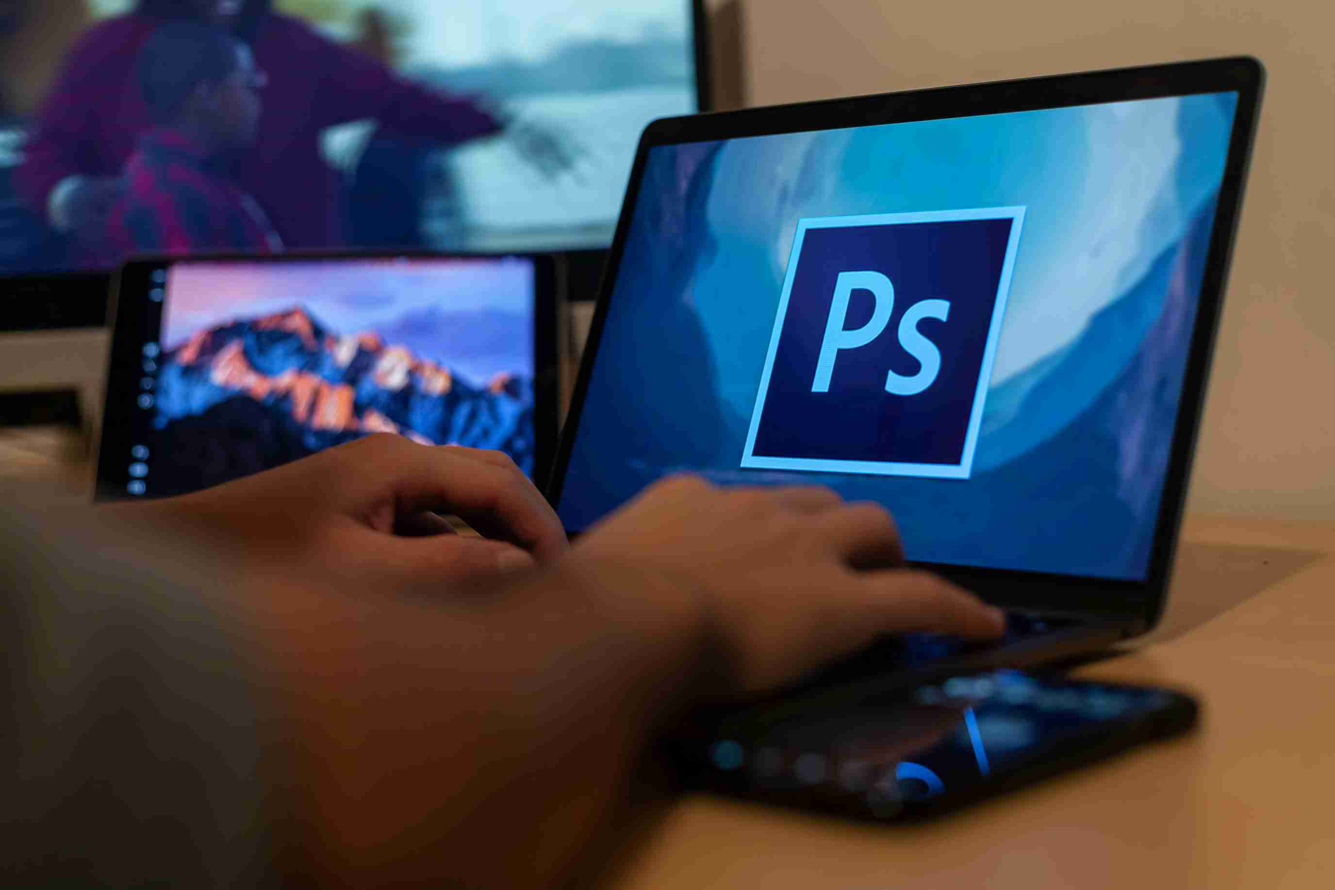 PHOTOSHOP