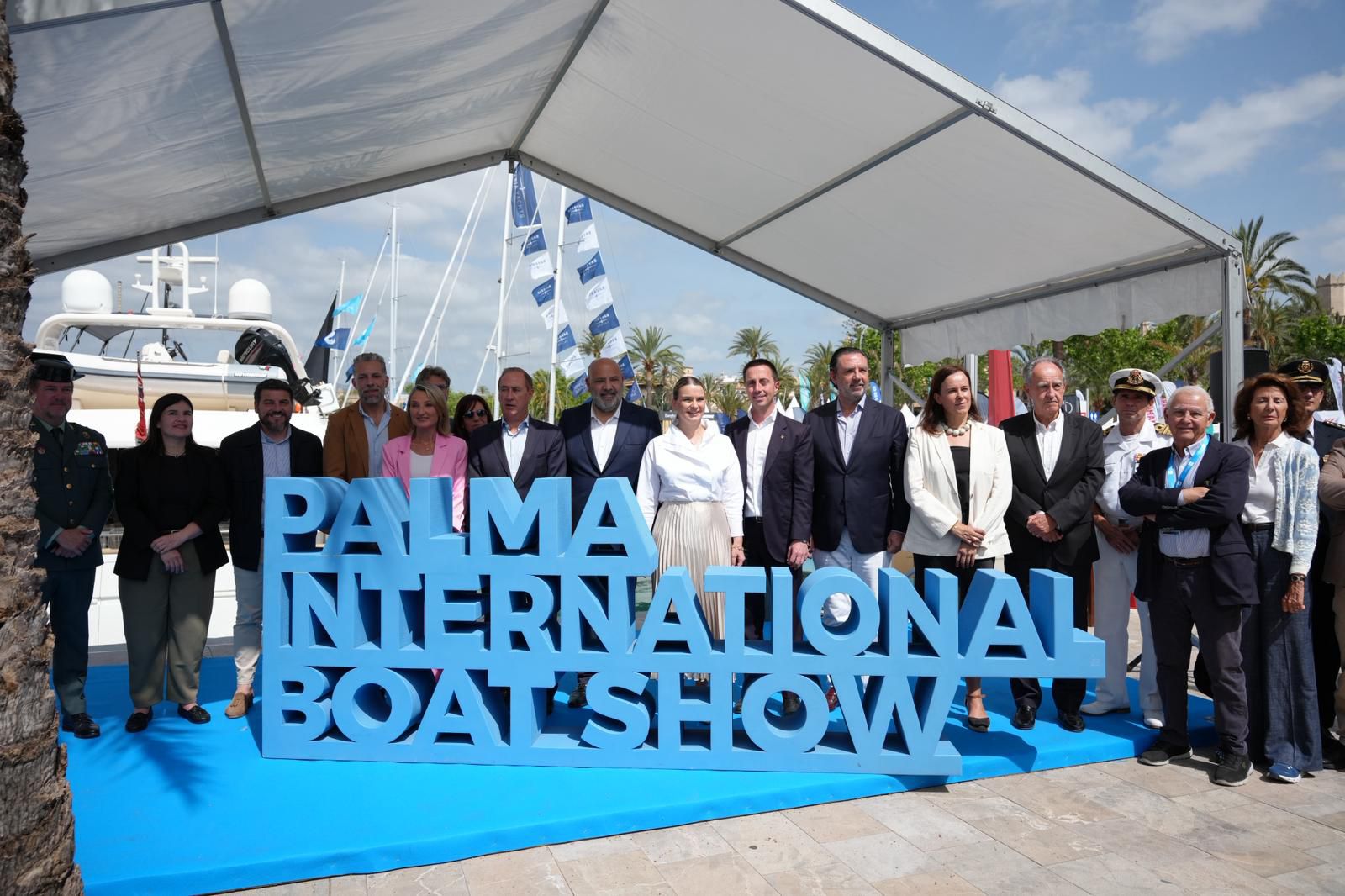 Fotografia de les autoritats en la inauguració de la Palma International Boat Show. 