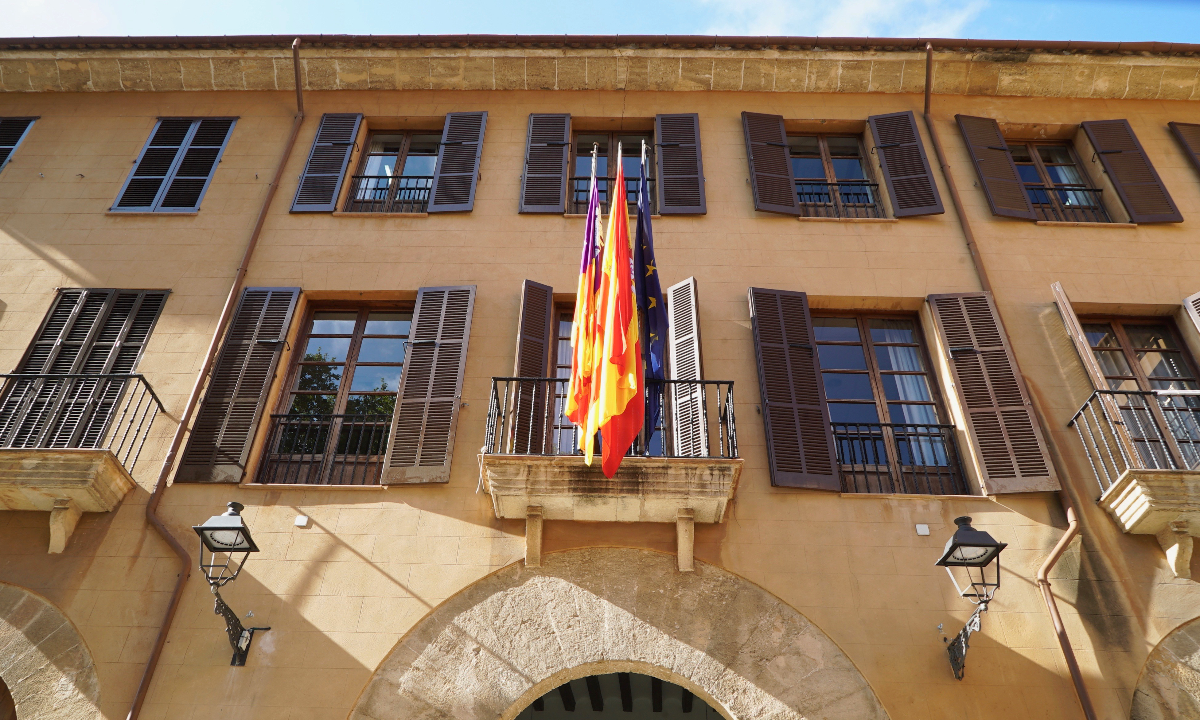 Façana de la Conselleria de Famílies, Benestar Social i Atenció a la Dependència