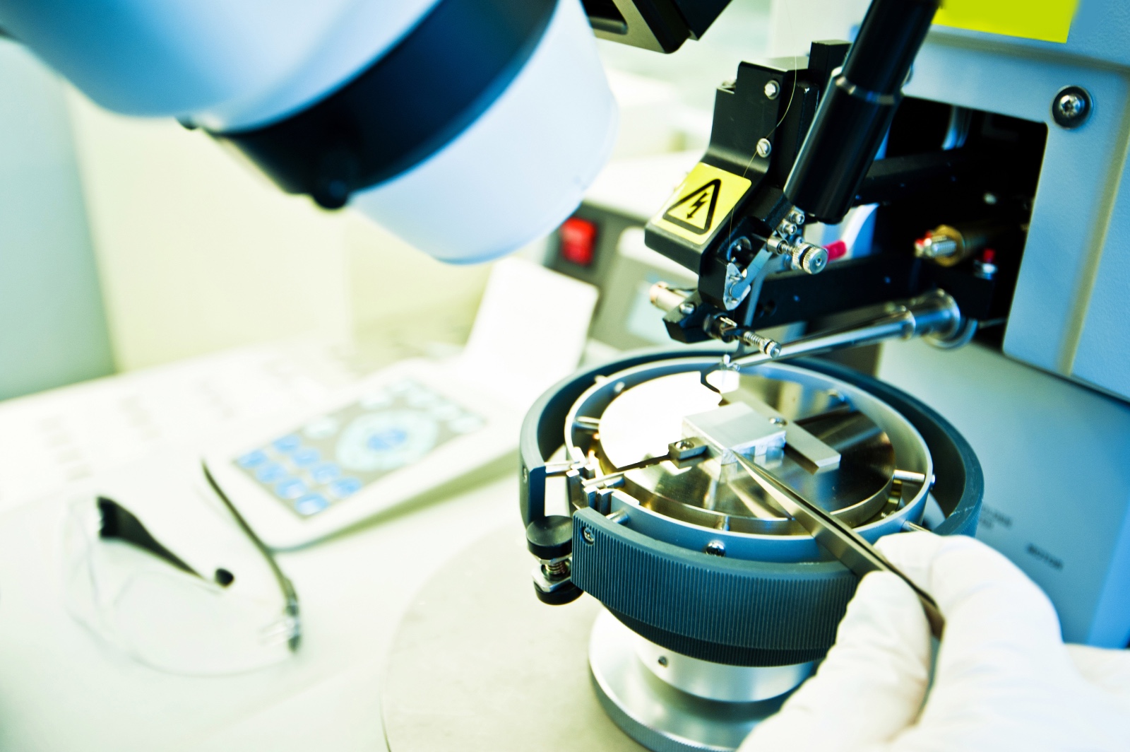Un microscopi d'alta precisió