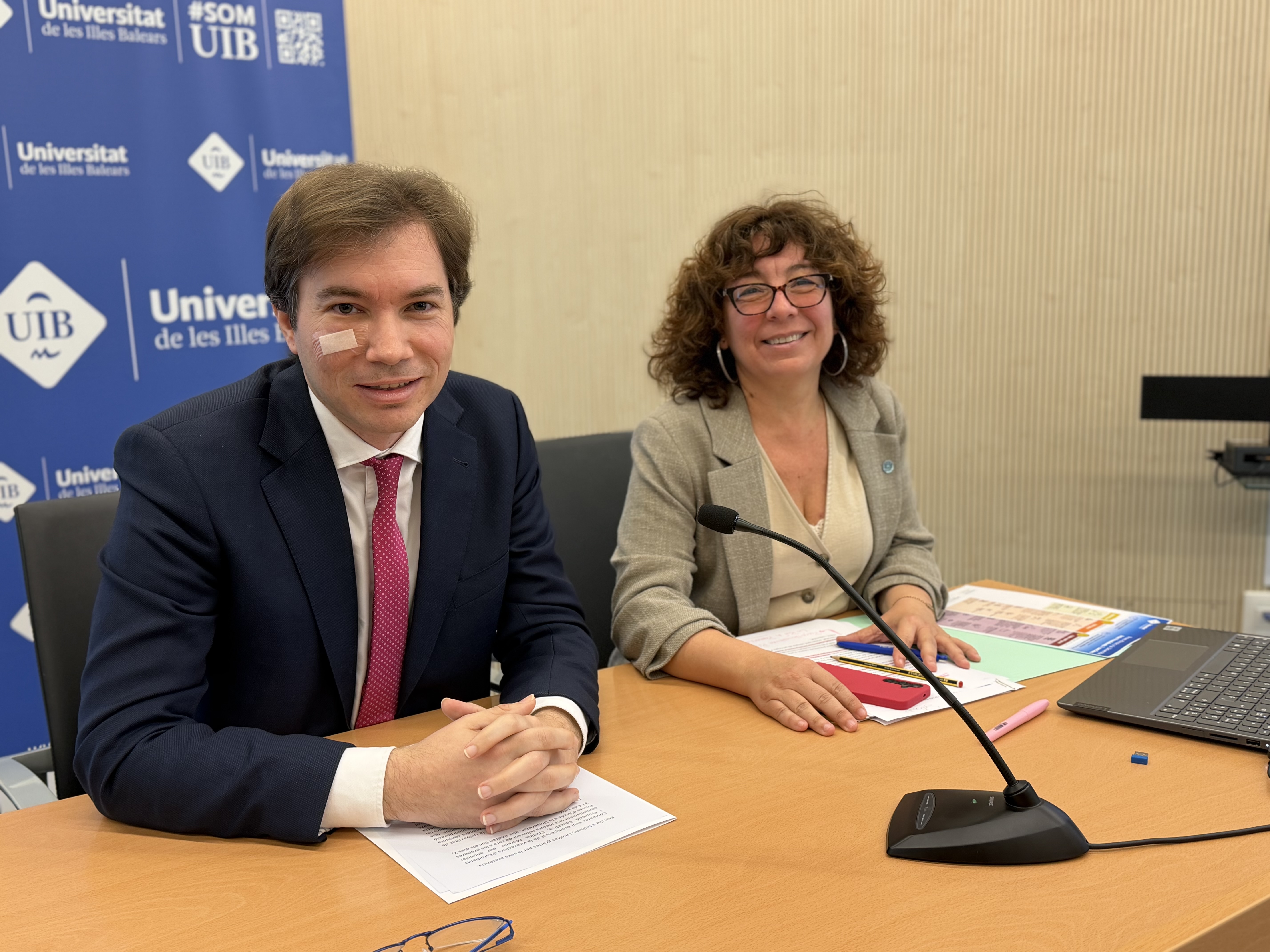 La Conselleria d’Educació i Universitats i la UIB reforcen el control a les PAU amb un nou marc de sancions contra el frau i l’ús de detectors de radiofreqüència