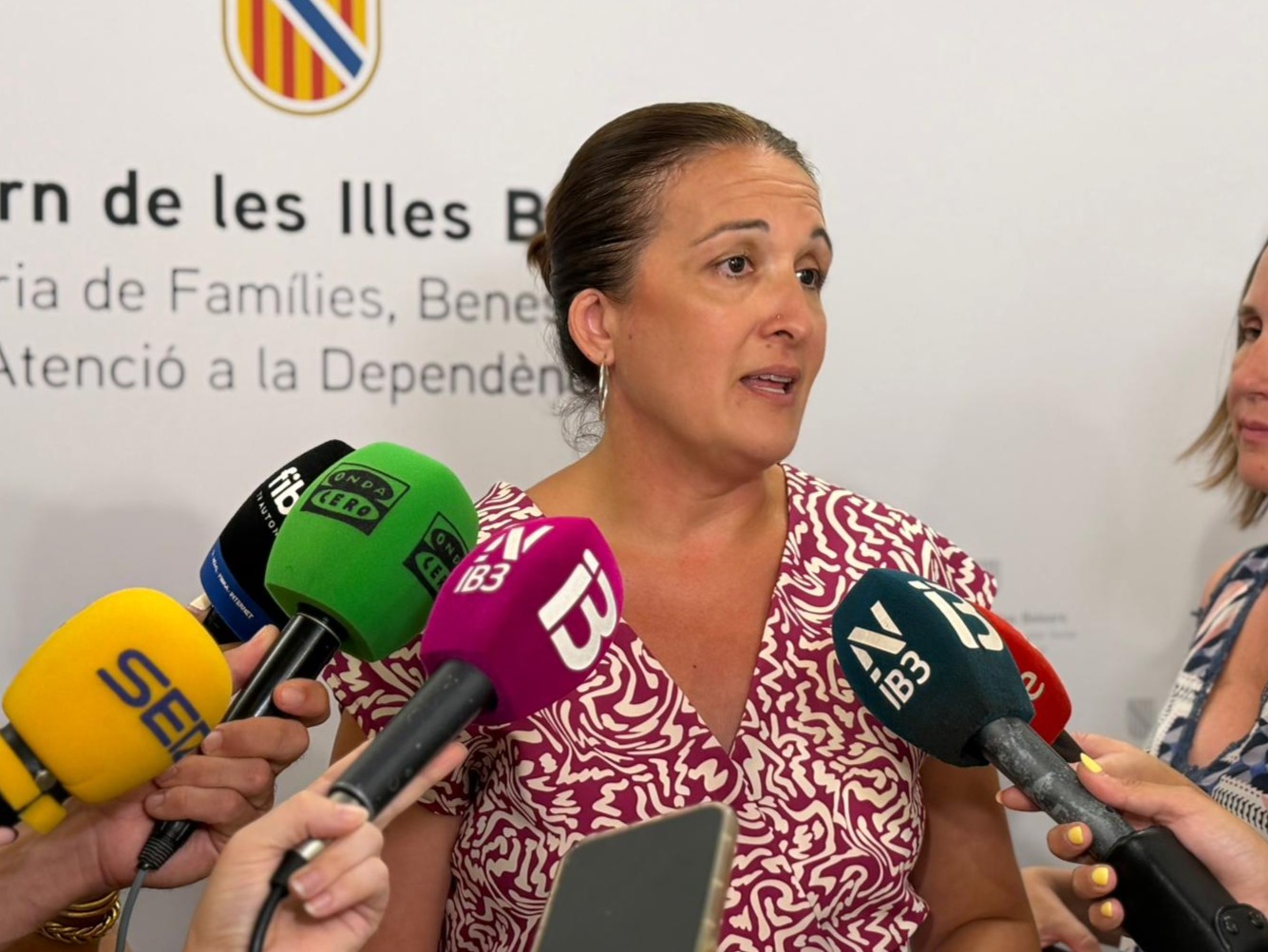 La directora de l’Institut Balear de la Dona (IBDONA), Cati Salom, atén els mitjans de comunicació. 