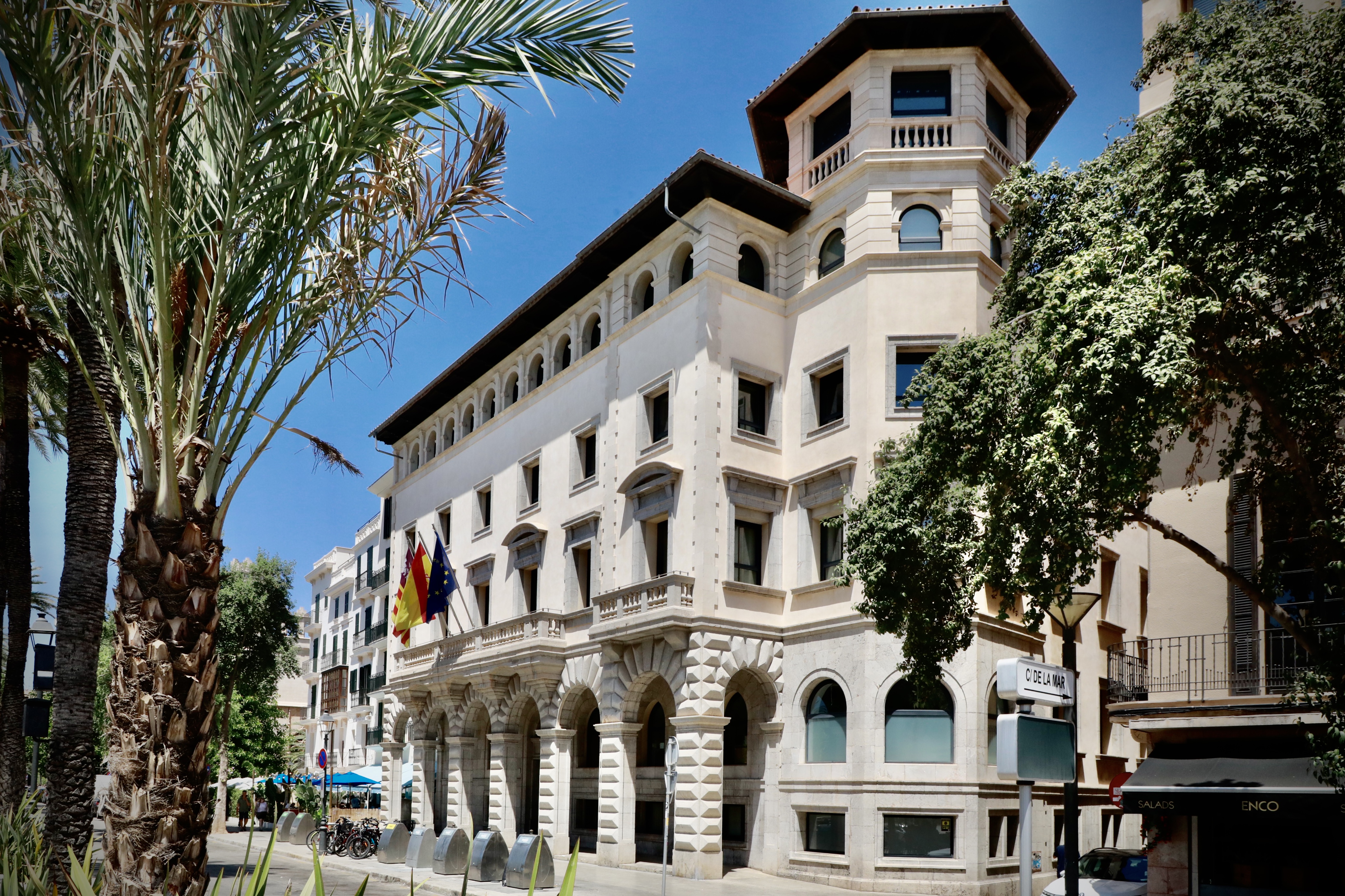 Façana de la Conselleria de Presidència, Coordinació de l’Acció de Govern i Cooperació Local.