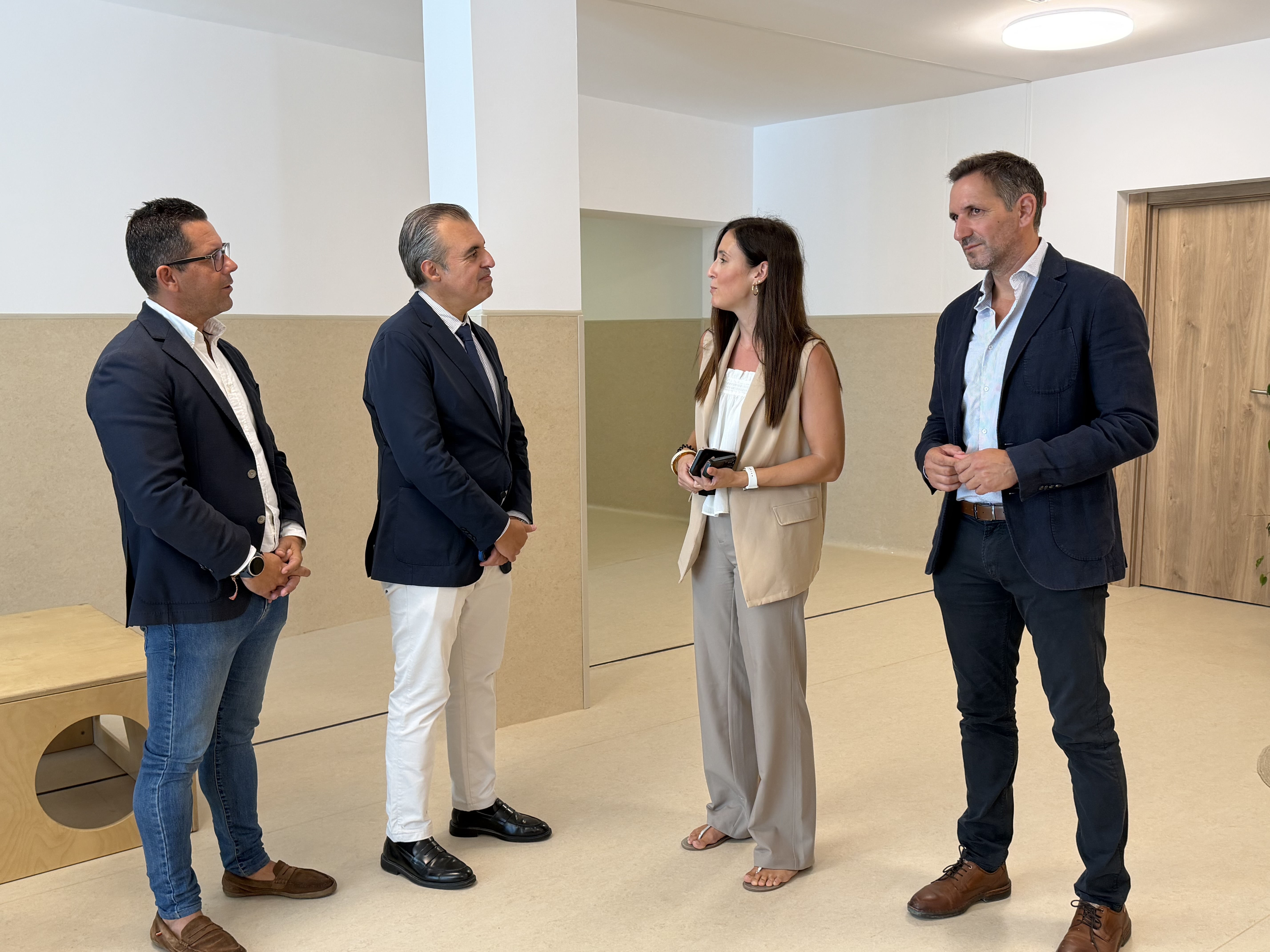 El conseller Vera visita l’escoleta Can Cantó, que ofereix 67 noves places de 0 a 3 anys
