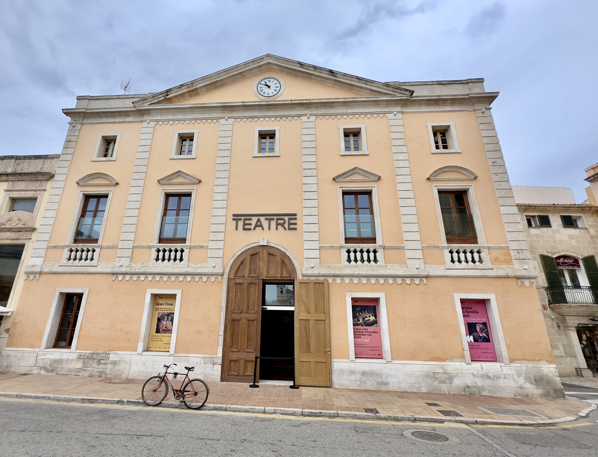 Façana del Teatre des Born